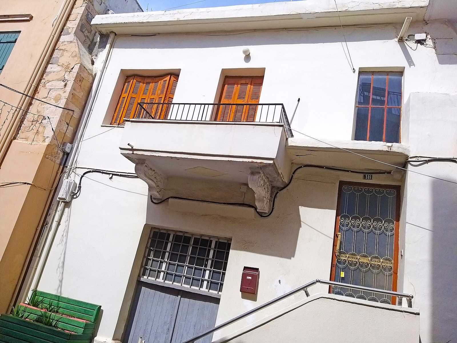 Three bedroom apartment for sale in the Old Town of Chania. ID 04-1280