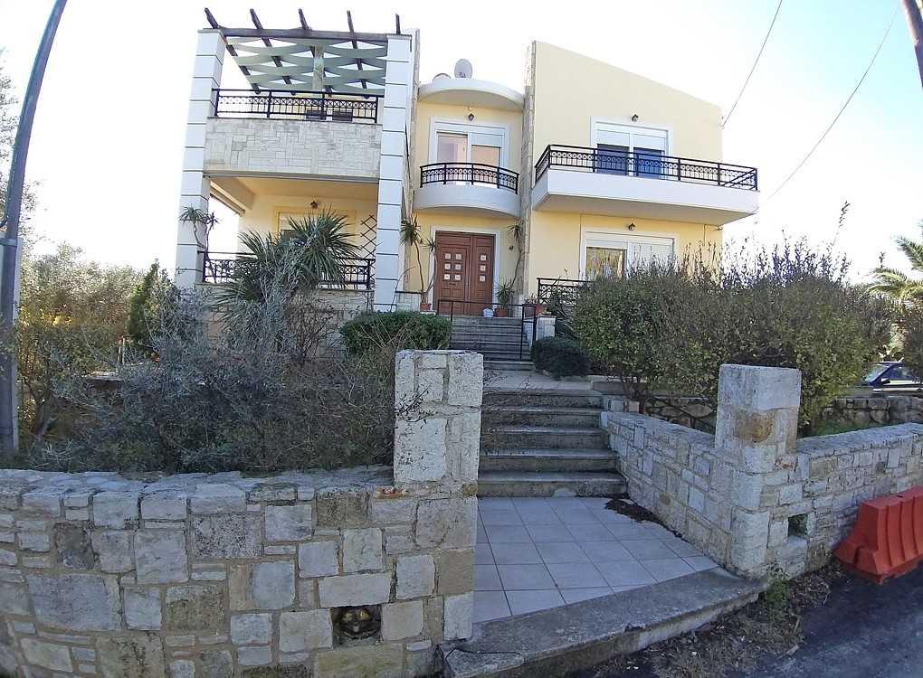 Three bedroom maisonette for long-term rental in Stalos, Chania. ID 001-721