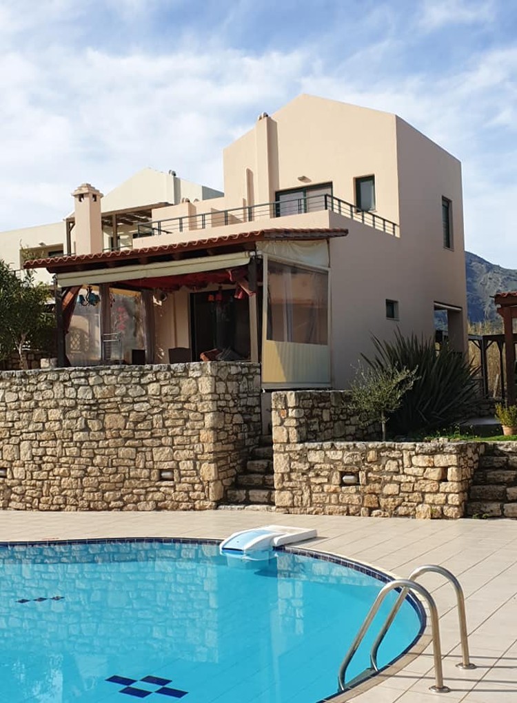 House with two bedrooms for sale in Kournas Lake, Apokoronas. ID 04-1254