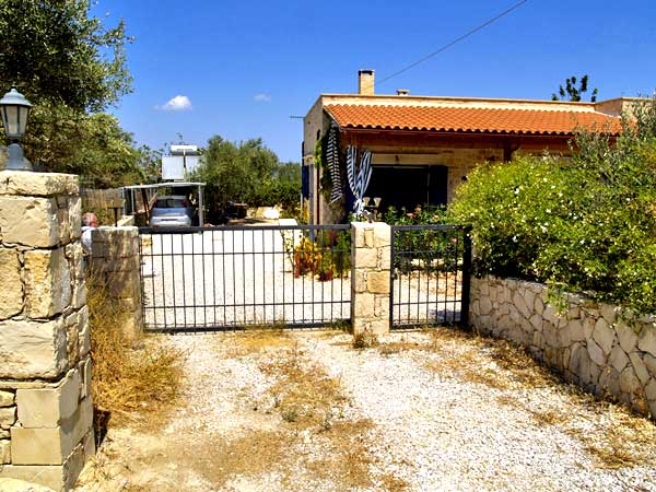 Crete Stone House. ID 04-847