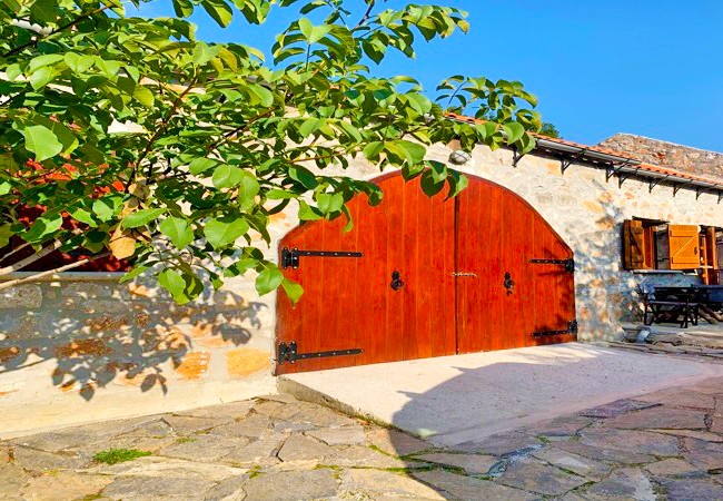 Traditional house for sale in Sfakia, Crete. ID 04-1223