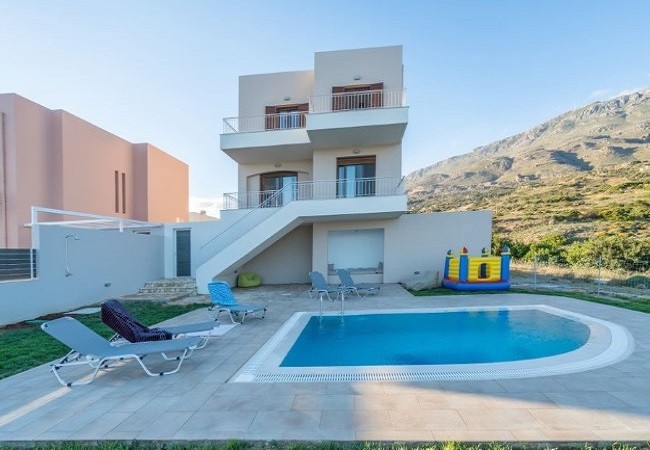 Luxury villa for sale in south Rethymnon, Crete. ID 1v-299