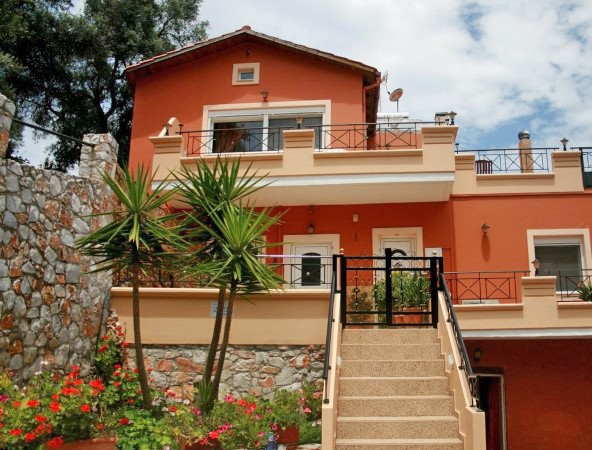 House for sale in West Chania, Crete. ID 04-1218