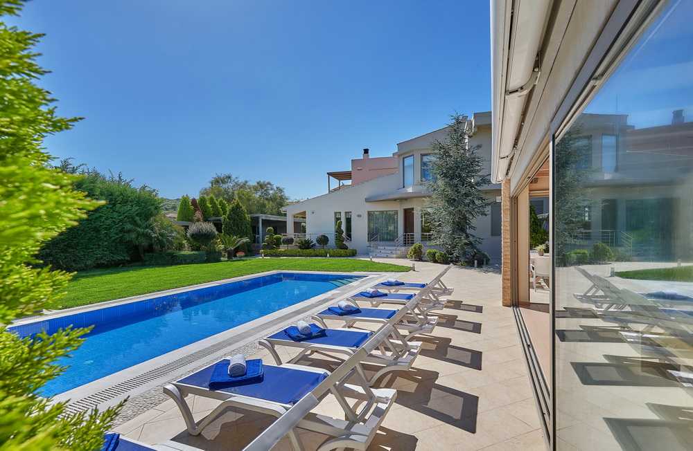 Luxury villa for sale in Heraklion, Crete. ID 2v-288