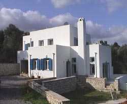 Cycladic style villa for sale - close to the town of Rethymno. ID 0v-019
