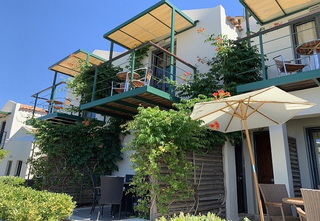 Apartment hotel for sale in Platanias. ID 02-300