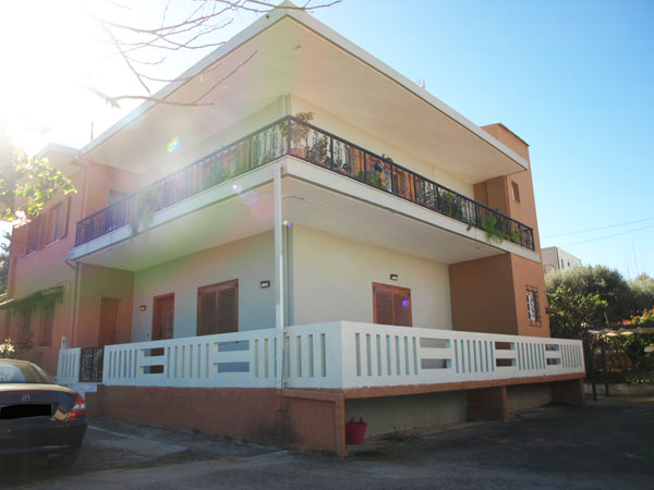 Crete Homes. ID 04-826