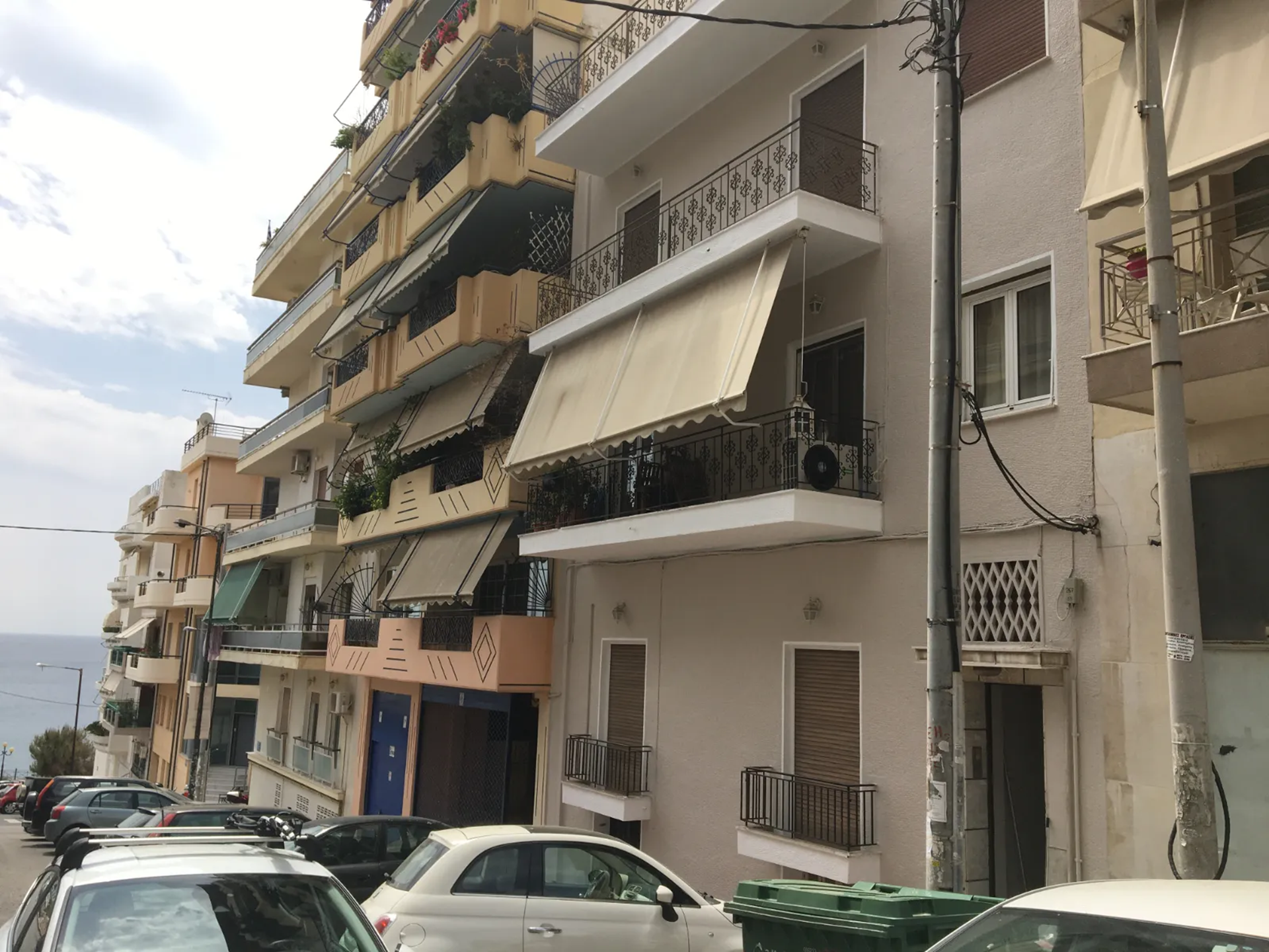 Building for sale in Piraeus. ID AB-1596