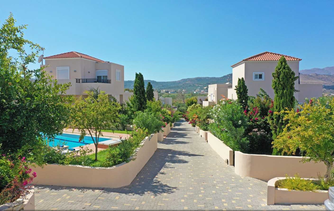 Complex of 5 rental villas for sale in Crete. ID 0v-136