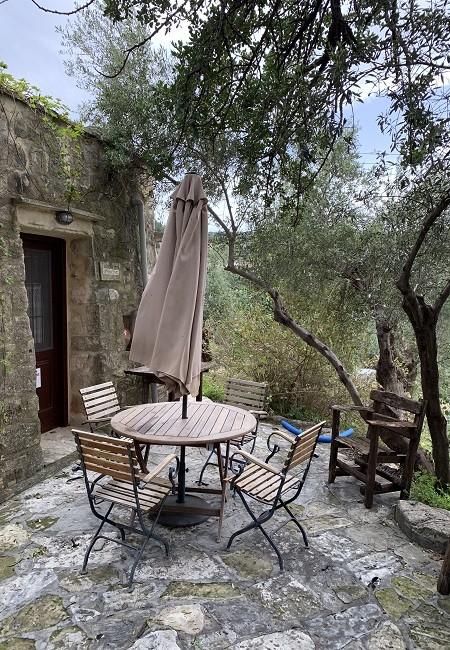 Traditional home in Crete for sale. ID 04-1132