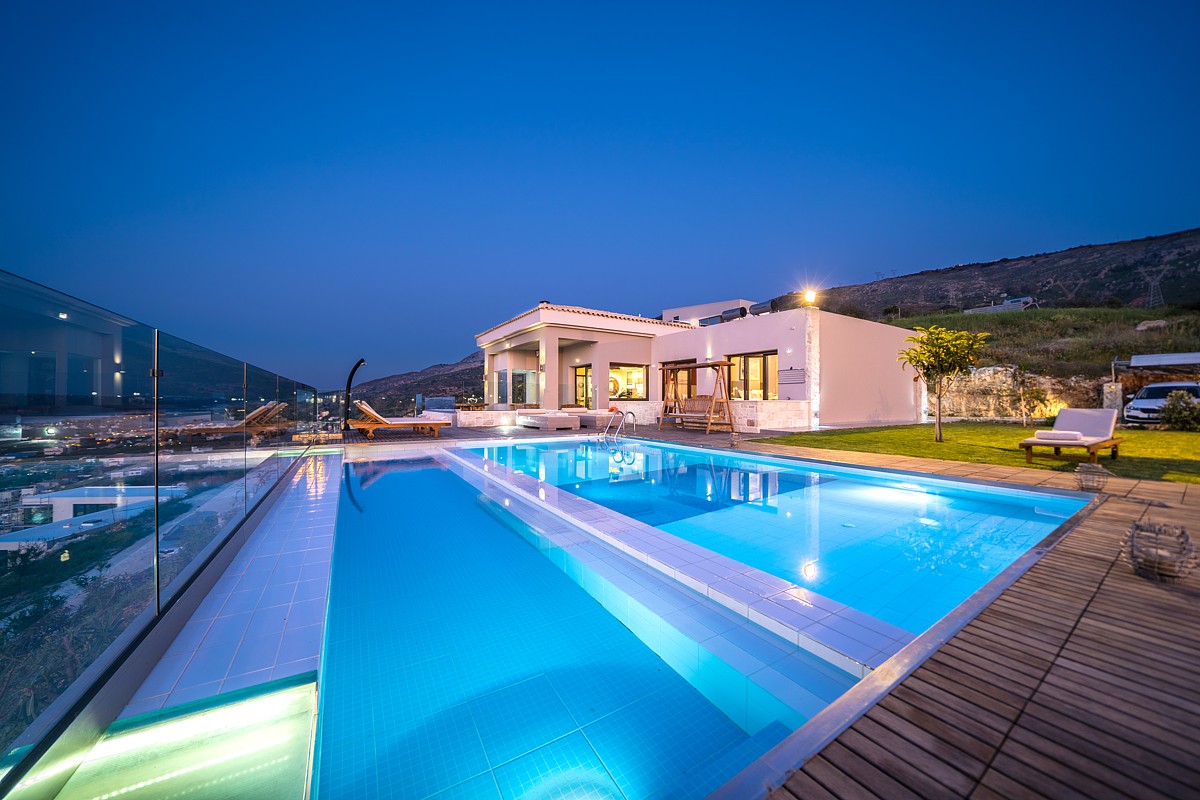 Luxury Villa for Sale in Crete. ID 0v-228
