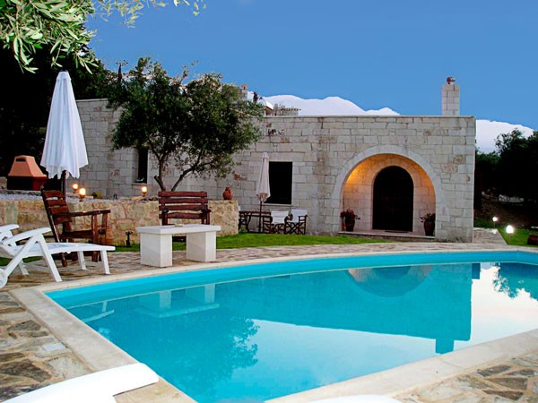 Short Term traditional villa for rent Chania. ID H0-114