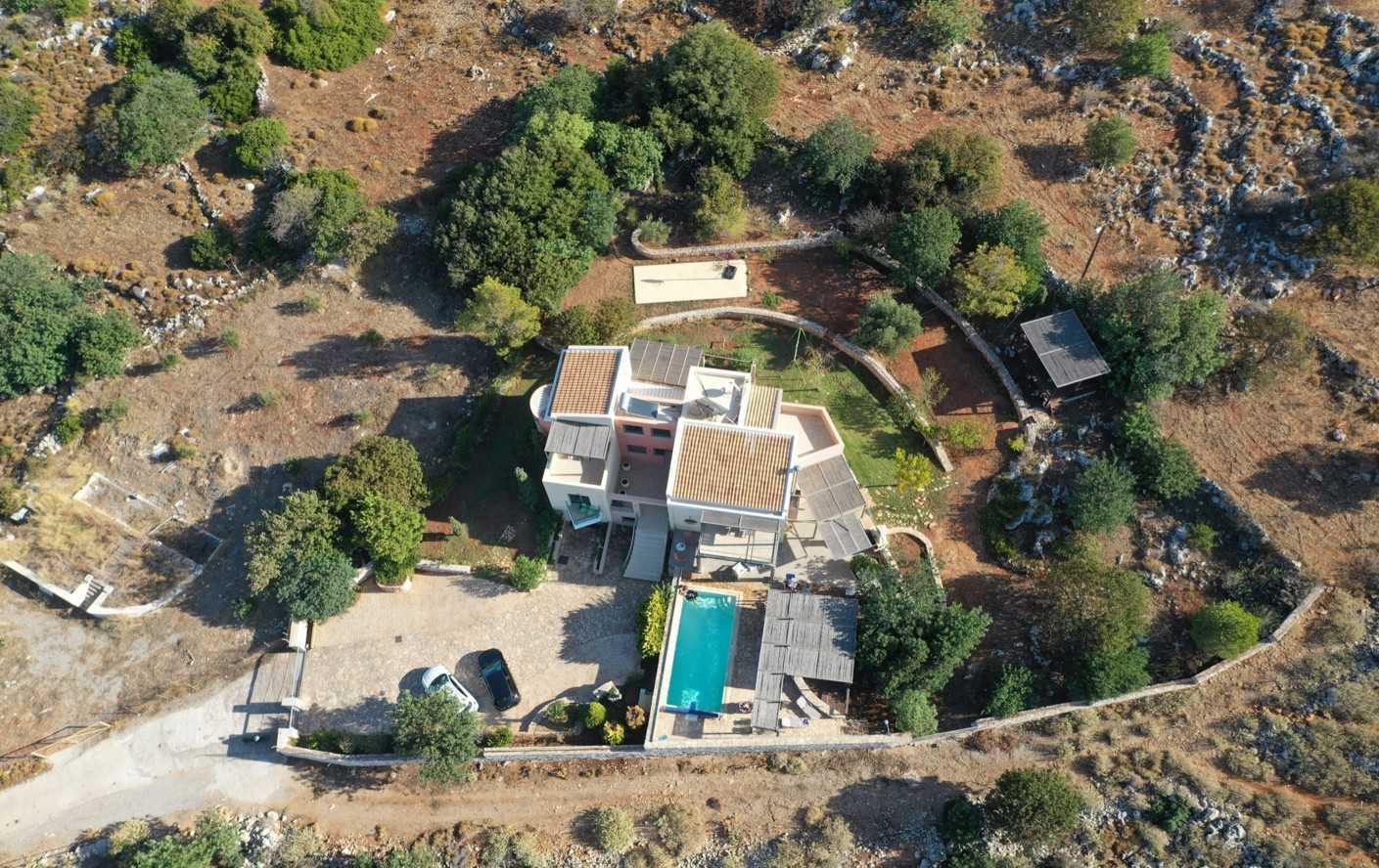 Villa for sale in Crete. ID 1v-122