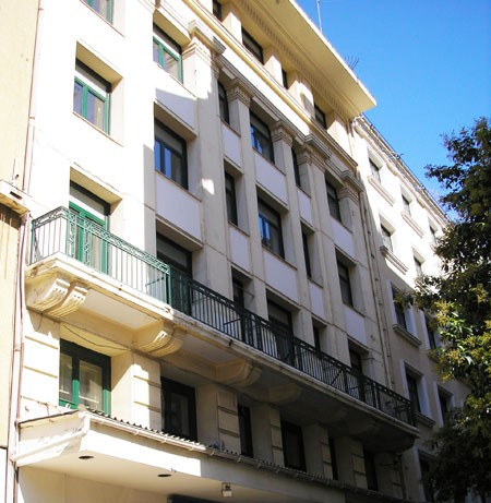 Commercial building for sale in Klafthmonos Square in Athens. ID GrAt1-119