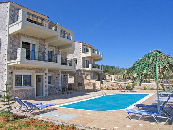 Greek Island Real Estate. ID 04-723