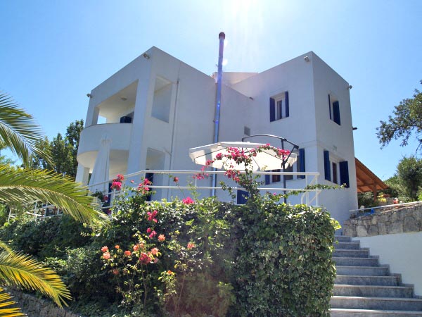 Greece Resale Property - Cretan Villa. ID 0v-105