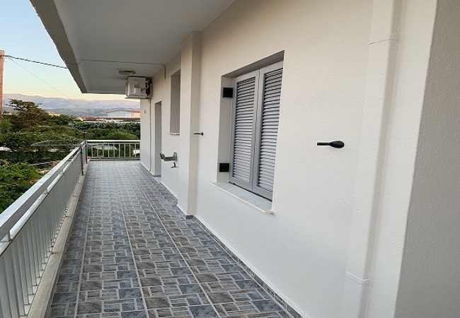 Three bedroom apartment for long term in Chania. ID 001-689