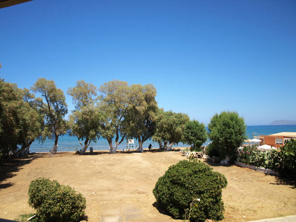 Beachfront apartment for rent in Crete. ID 001-544