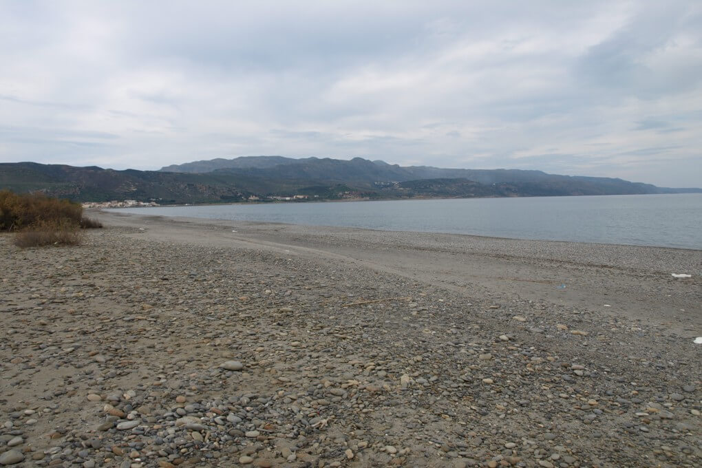 Seafront Property. ID 03-1296