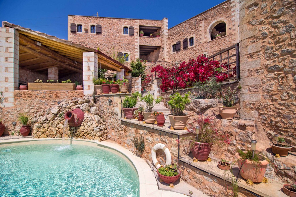 Apokoronas Traditional Villa for sale. ID 0v-1513