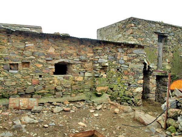 Crete Stone house for renovation. ID 05-2519