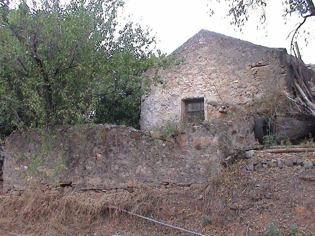 Old buildings in need of renovation - Voukolies. ID 05-2429