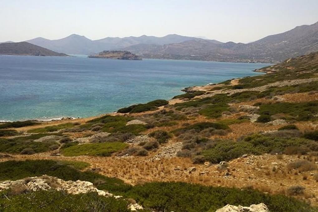 Sea front land for sale in Elounda. ID 33-466