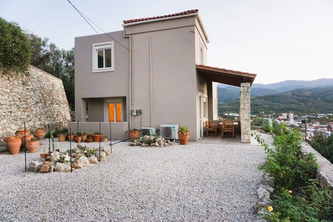 Fully Furnished Detached House in Fourne, Alikianos