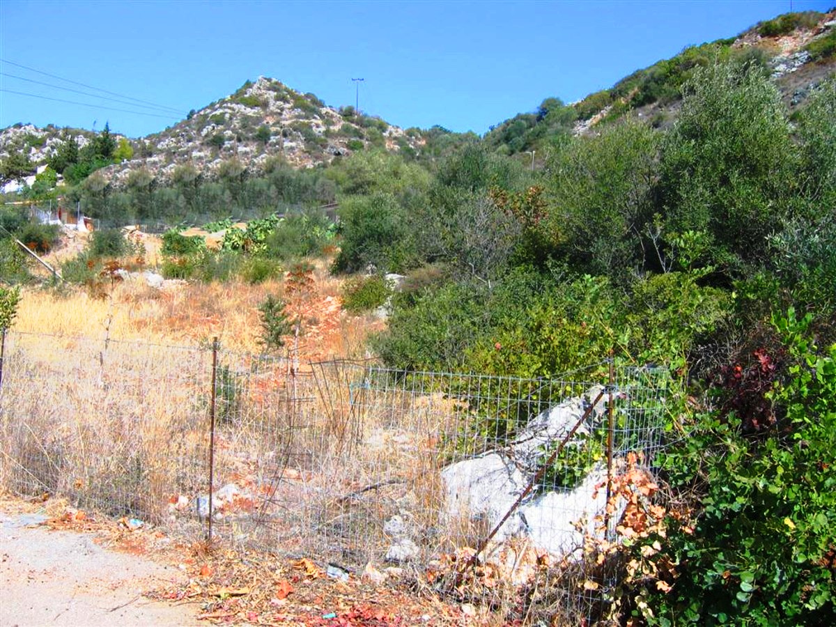 Plot in Kalorouma, Akrotiri