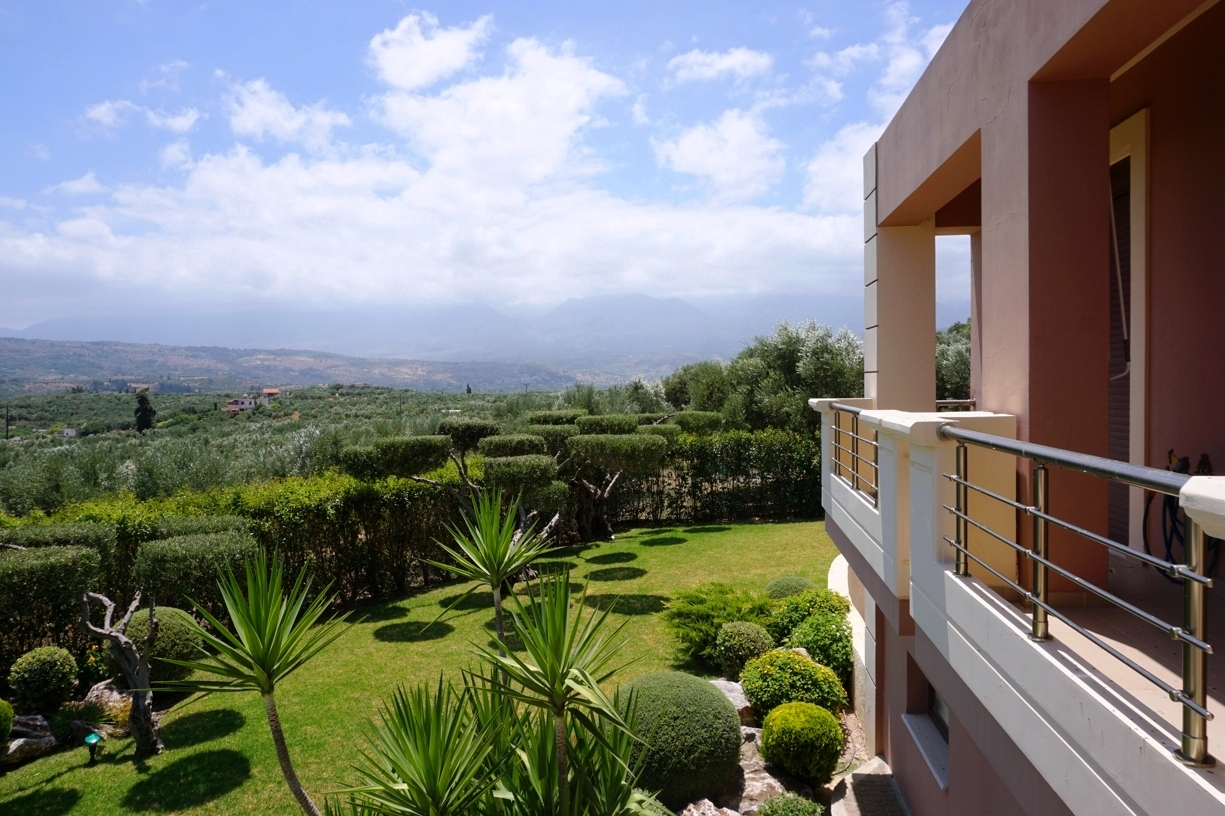 Villa in Kalyves with the White Mountains views