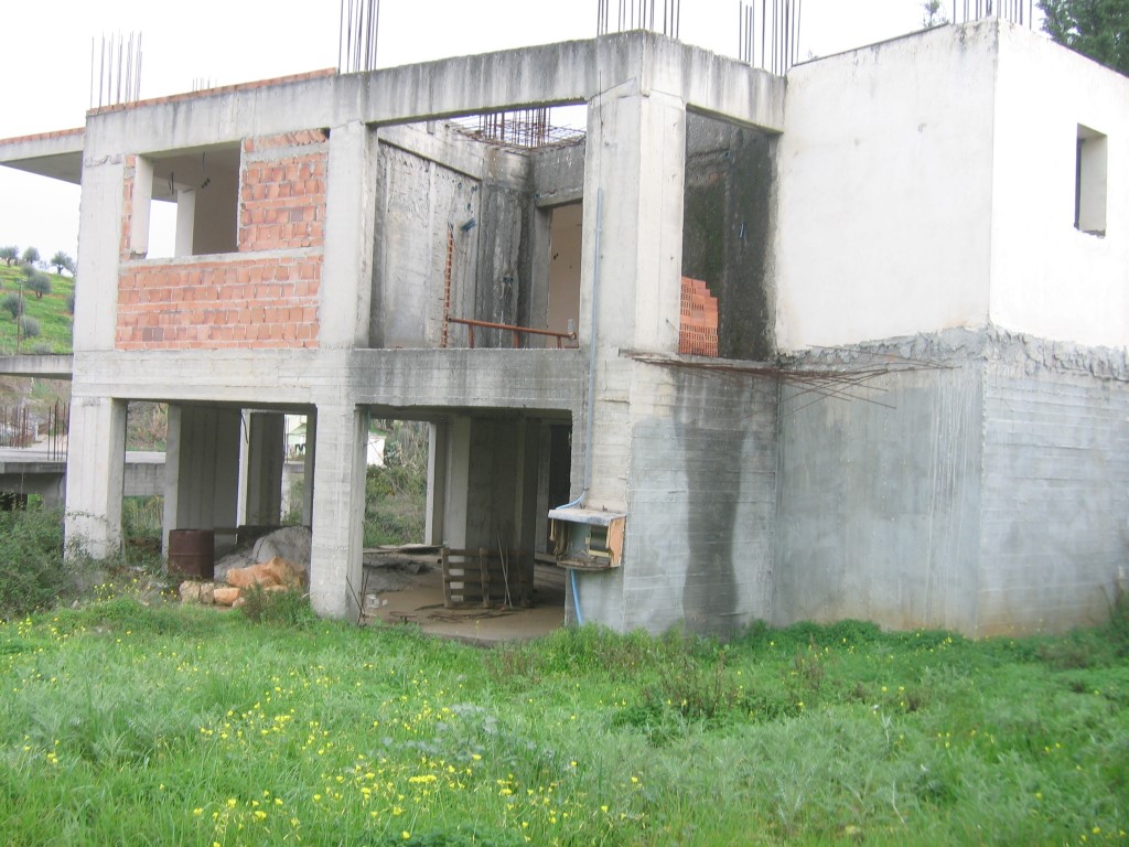 Investment Proposal for an Unfinished Residence in Varypetro - Therisos Municipality
