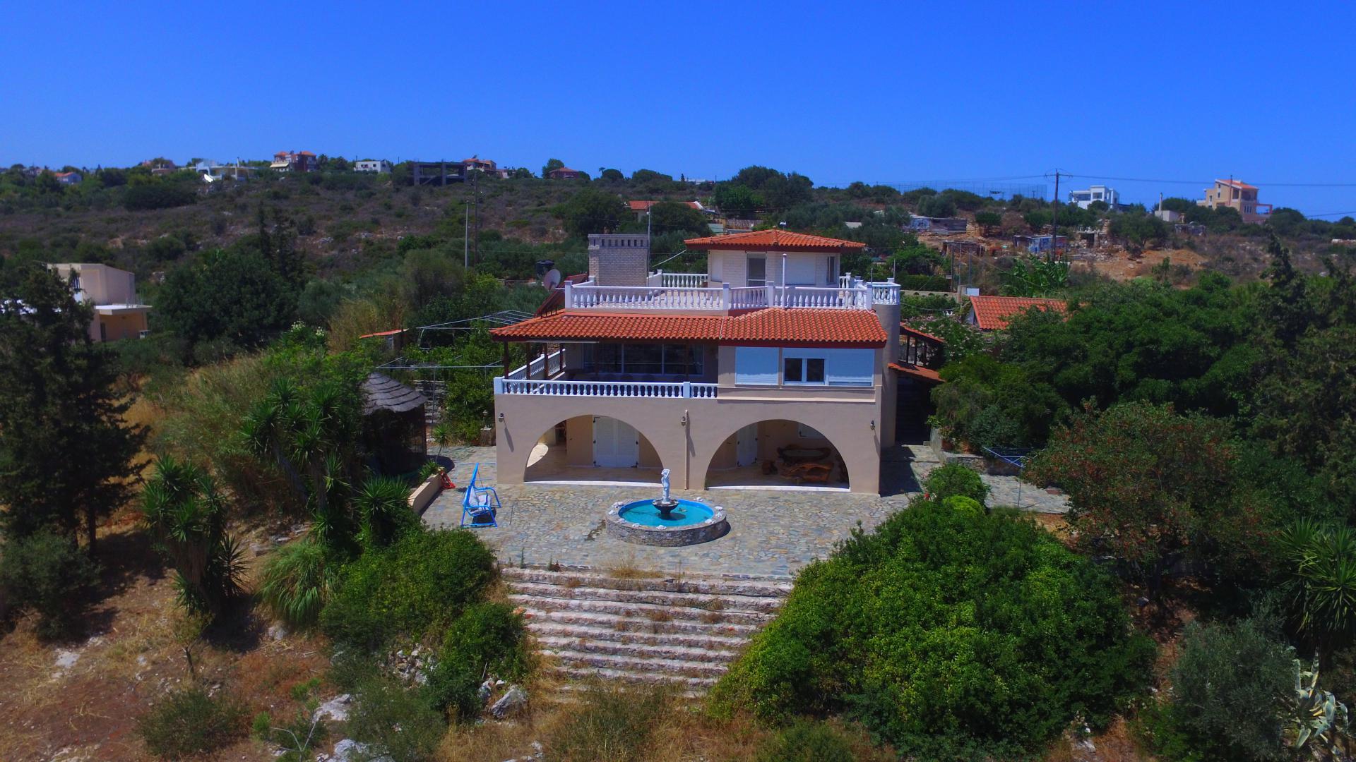 For sale villa with large plot in Kounoupidiana