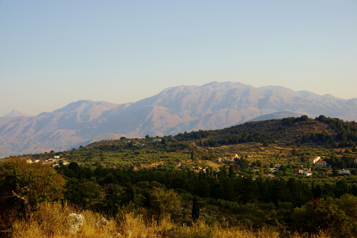 Plot with great White Mountains views in Kefalas, Apokoronas