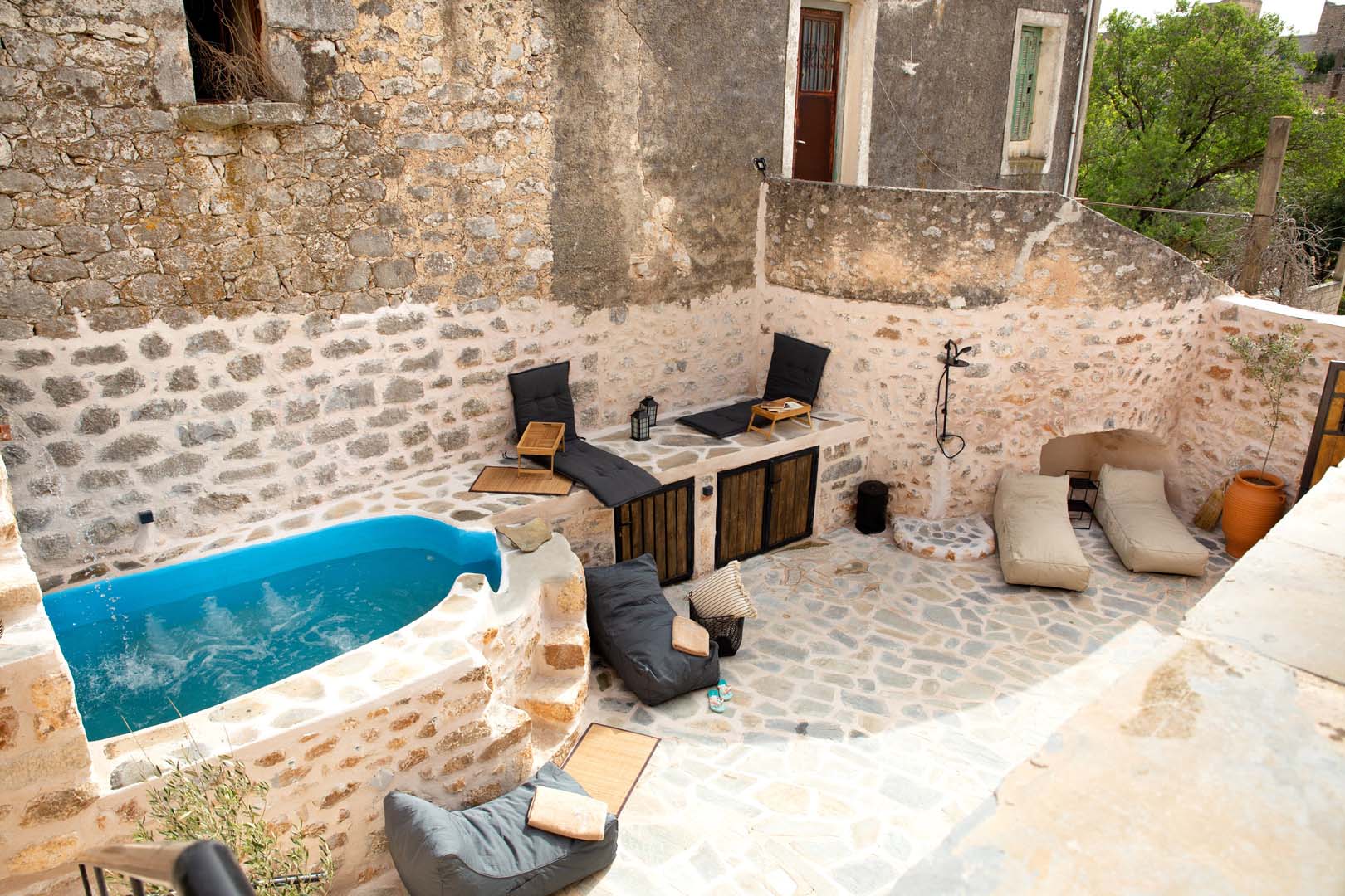 Traditional House for sale in Mani. ID Pe4-12390