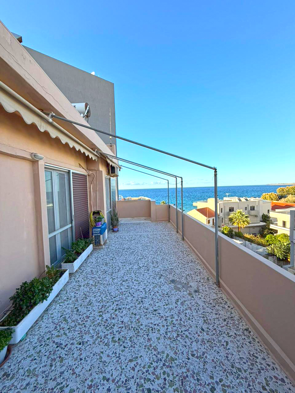 Seaview Three Bedroom Apartment for Sale in Chania. ID 04-11522