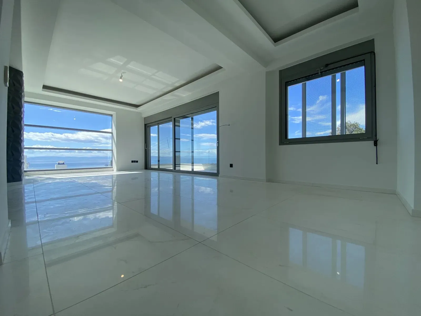 Seaview Five Bedroom House for sale in Voula. ID A4-11907