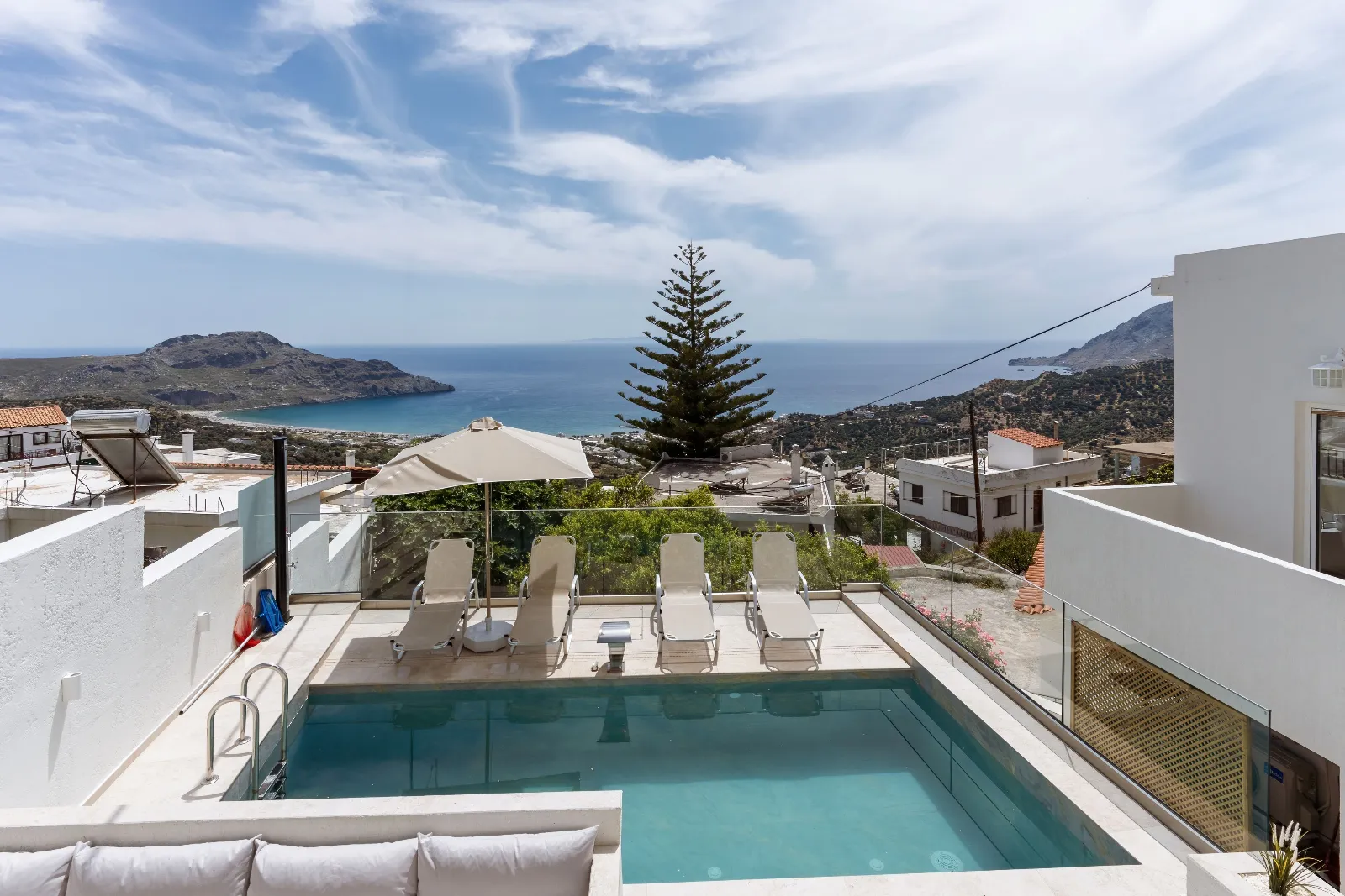 Villa for sale in Mirthios. ID 1v-1480