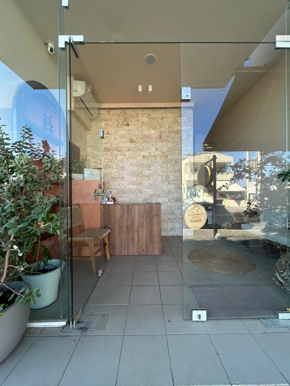 Commercial Space for rent in Agia Marina. ID 001-1347