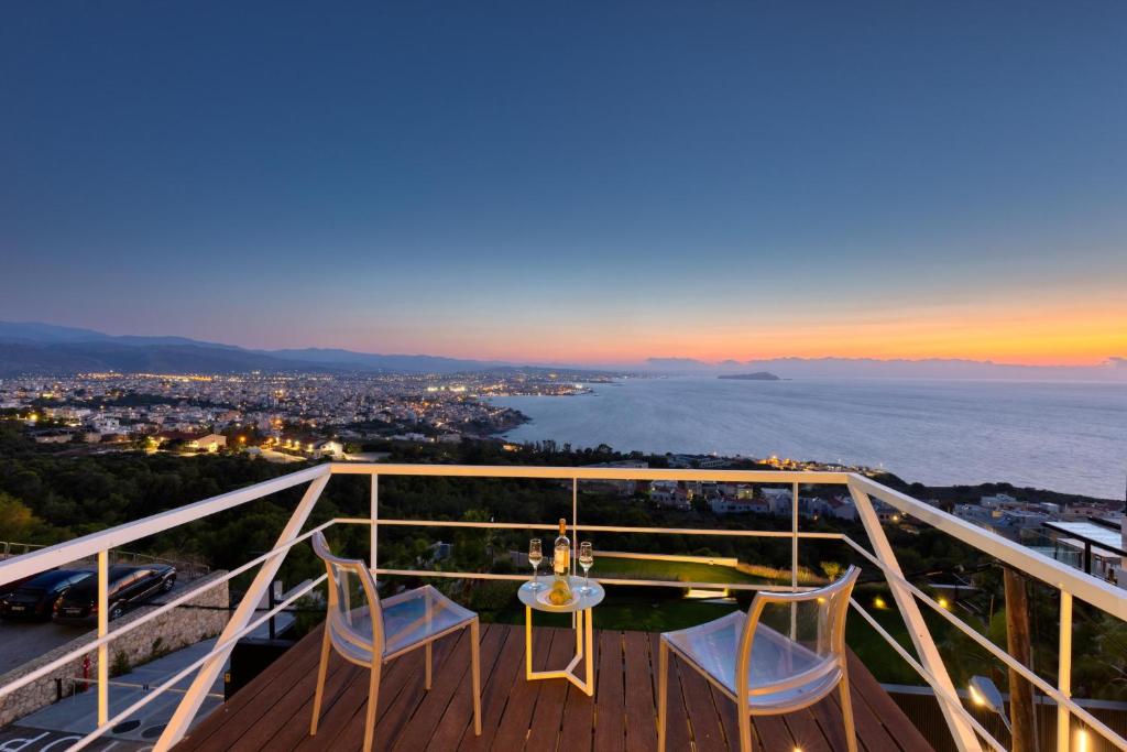 Seaview Luxury Villa in Chania for sale. ID 0v-1472