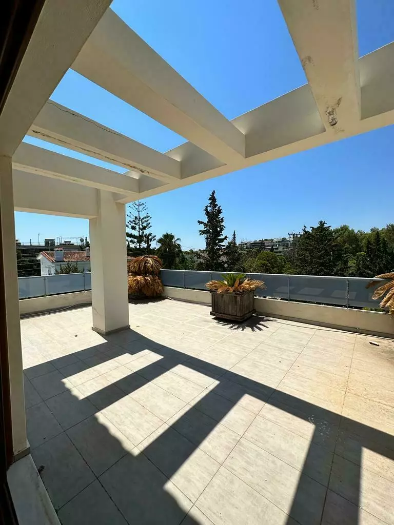Seaview Villa for sale in Athens Vouliagmeni. ID Av-969