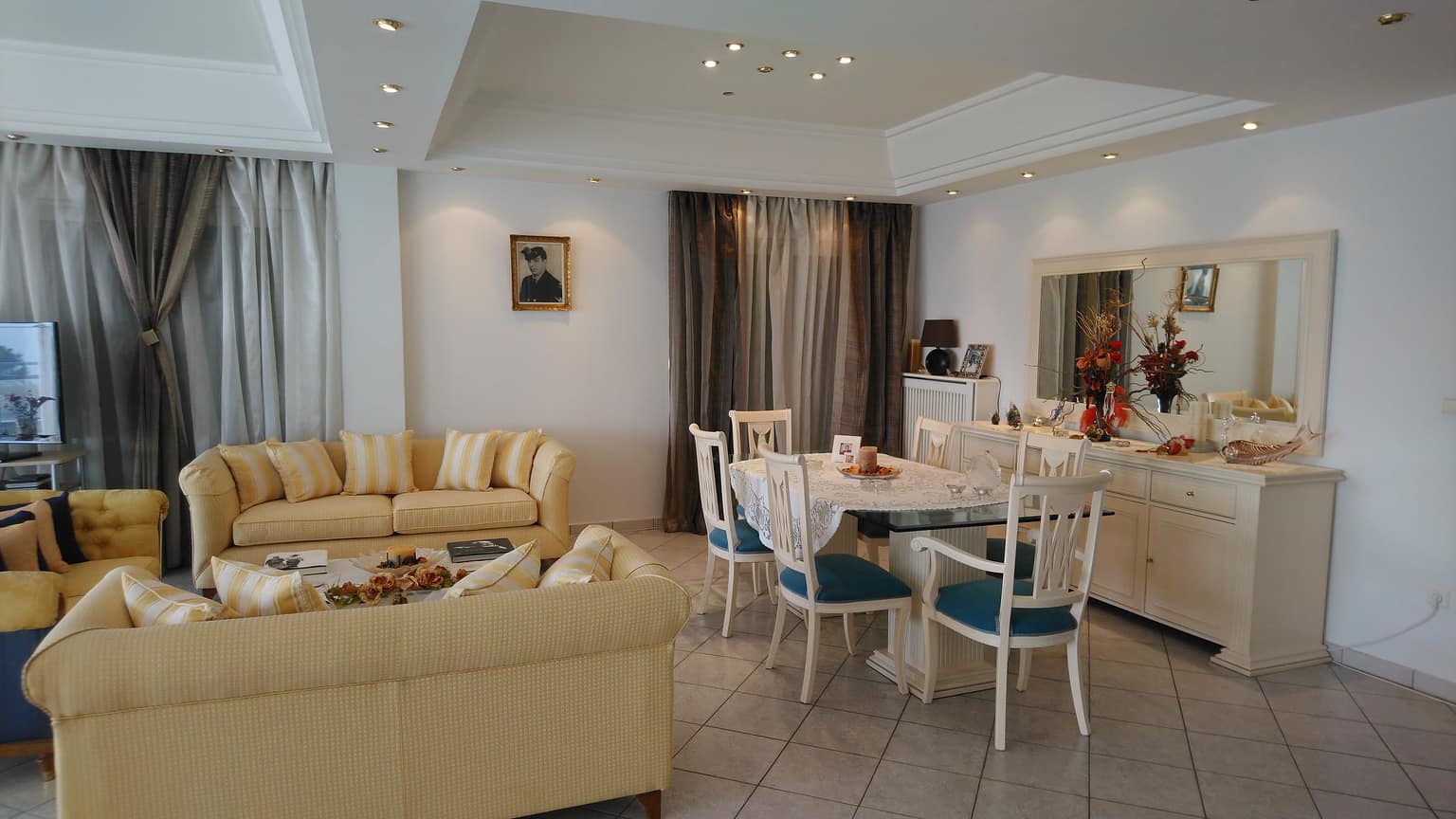 Seaview apartment for sale in Piraeus. ID A4-5202