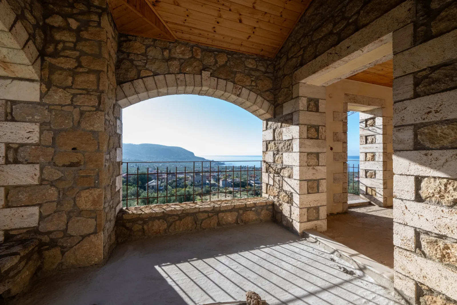 Seaview Traditional Maisonette for sale in Mani. ID Pe4-11207