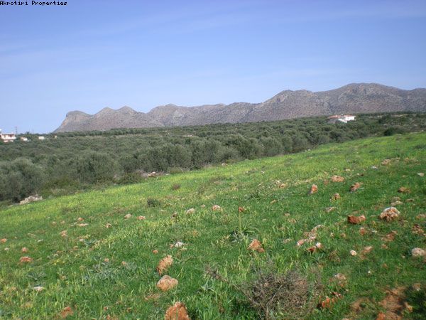 Large plot with nice view, in Chorafakia