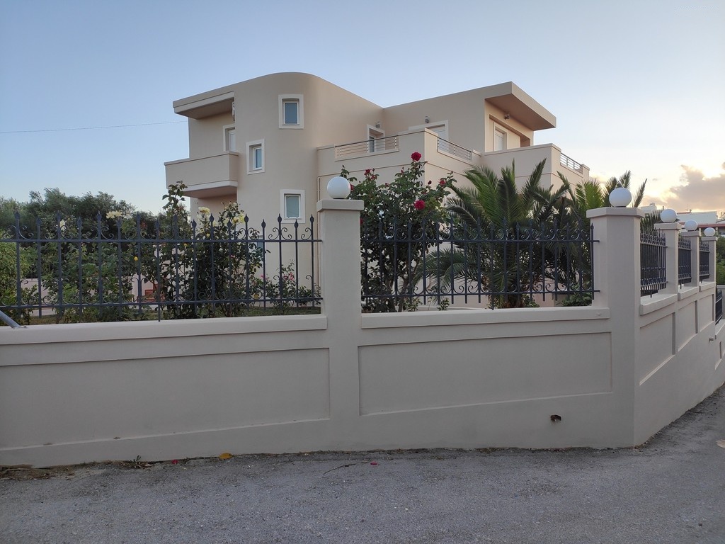 Seaview Maisonette for sale in Daratso Chania. ID 04-10657