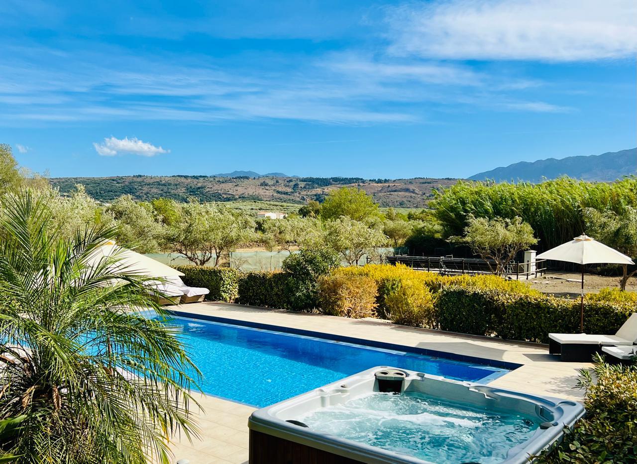 Detached Villa for sale in Armenoi Apokoronas. ID 0v-1381