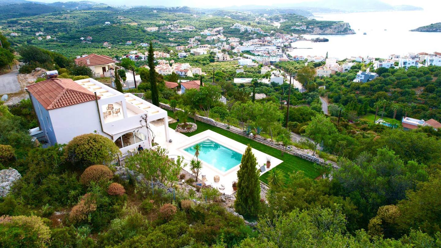 Seaview Villa for sale in Plaka Apokoronas. ID 0v-1380