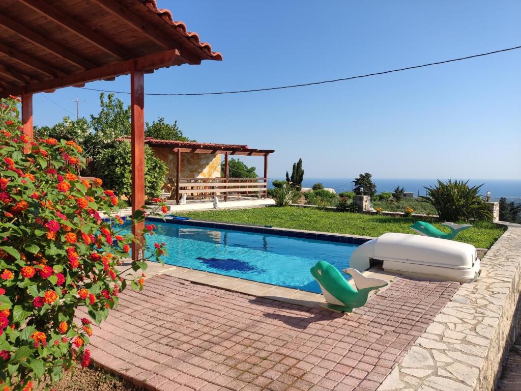 Seaview Villa for sale in Kournas Apokoronas. ID 0v-1334