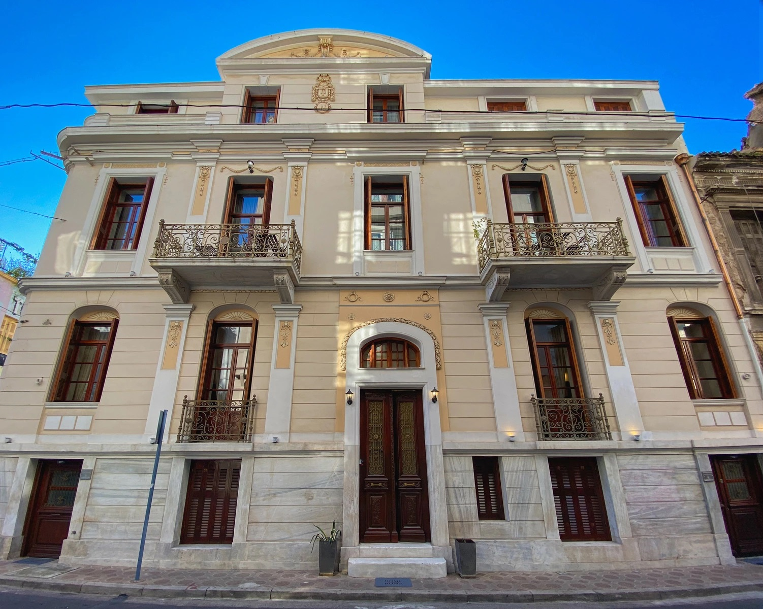 Neoclassical Building for sale in Athens Center. ID AB-1524