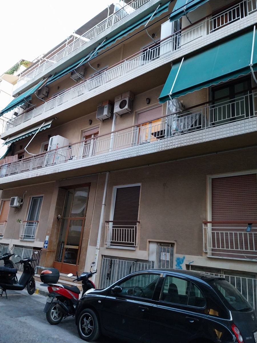 Apartment for sale in Mets. ID A4-9214