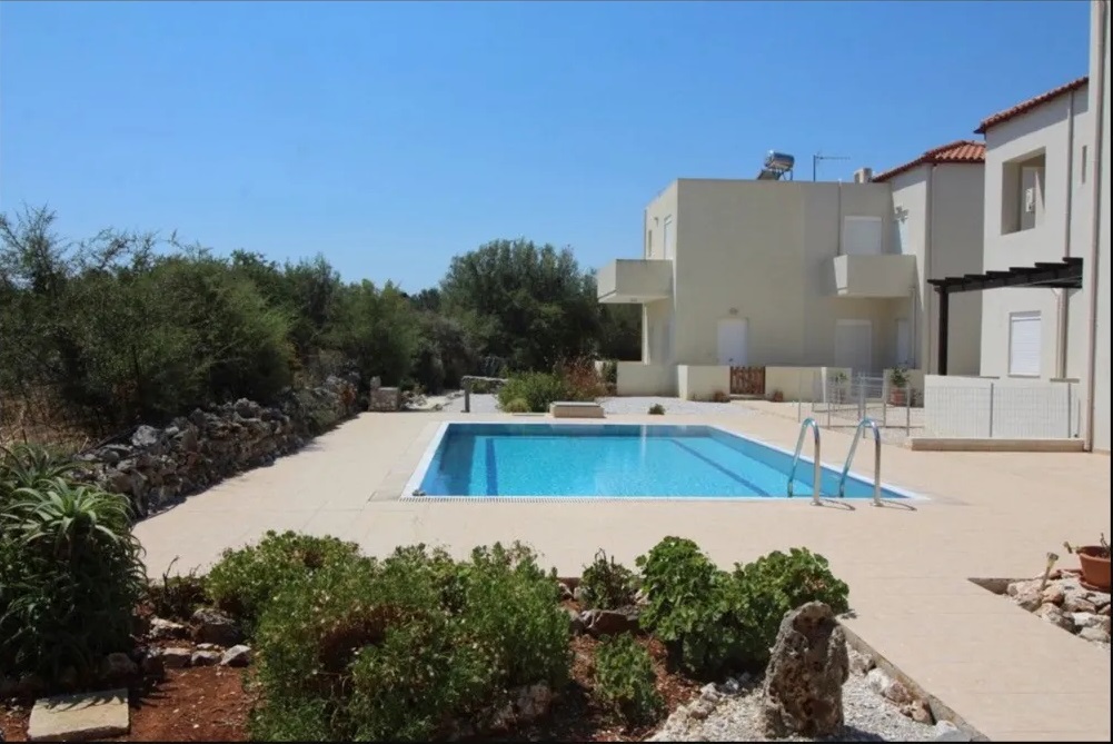 Maisonette for sale in Vamos. ID 04-8743